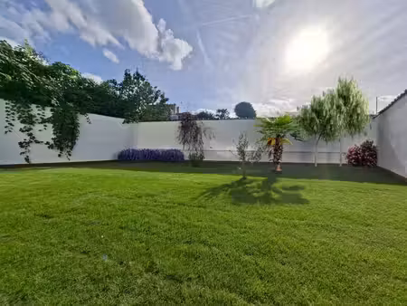 lumineux rez de 125m2 avec grand jardin orienté so