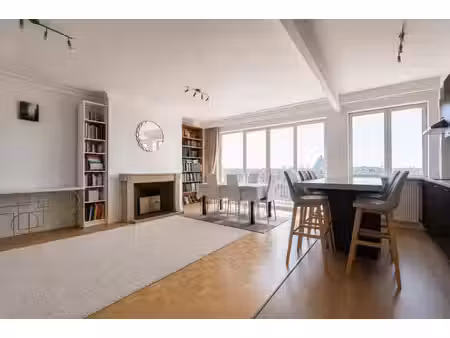bel appartement 2 chambres avec terrasse et garage