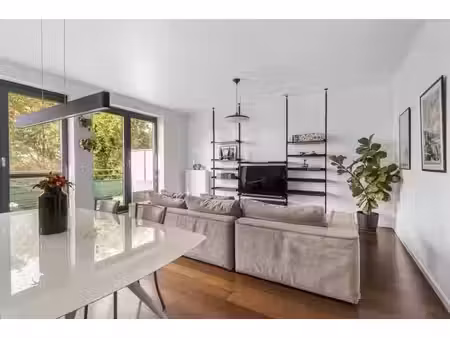 penthouse élégant avec 3 chambres et terrasse sur le toit