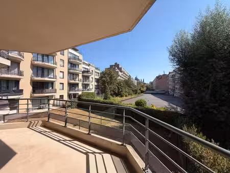 appartement 2 chambres grande terrasse sud-est et parking