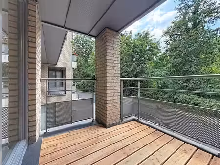 spacieux appartement avec 2 terrasses et 4 chambres à uccle!