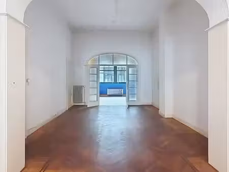 beau loft de +/- 200m² à rénover