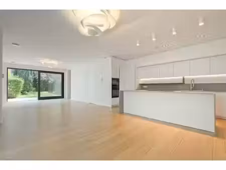 avenue lepoutre : superbe arrière maison 3 chambres + jardin