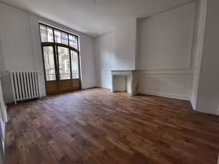bel appt 3 ou 4ch +/-150m² + terrasse arrière / à visiter !