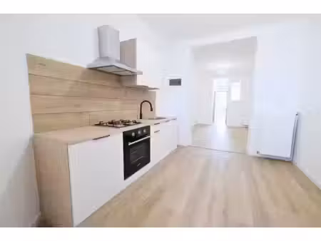 sous option !! app 2ch rénové sans charges peb c !!!