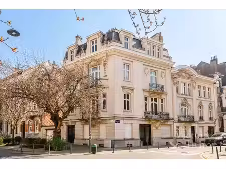 très belle maison de maître avec garage