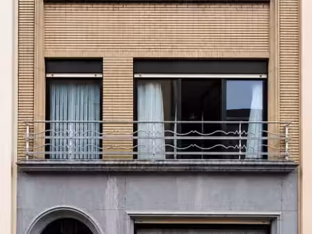 superbe maison de maître avec jardin et garage  à 300m de la