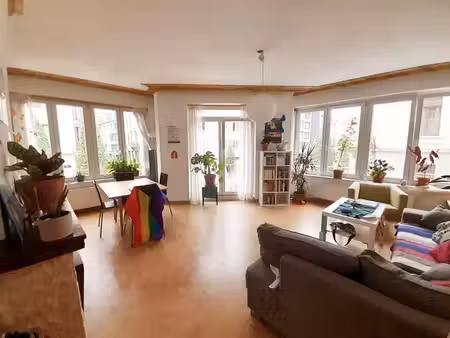idéal investisseur : bel appt 3ch châtelain/bailli