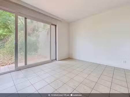 rez de chaussée avec jardin