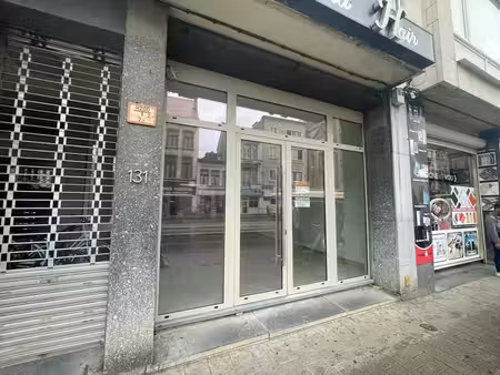 local commercial entièrement rénové avec sous-sol