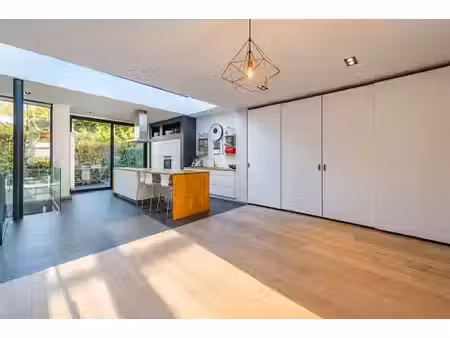coup de cœur à woluwé : maison rénovée  4 chambres  jardin