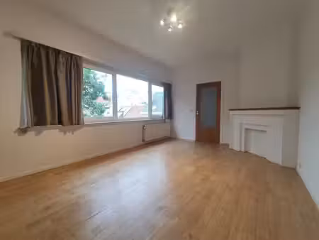 appartement une chambre plus bureau.