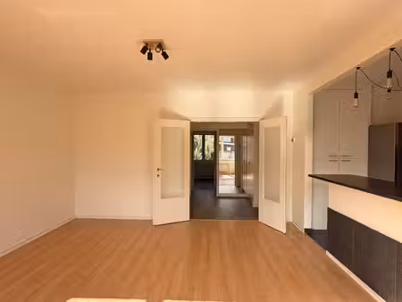 lumineux app. 2 chambres juste rénové à woluwe-saint-pierre