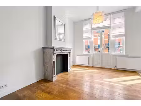 saint-gilles - magnifique appartement 1 ch. avec balcon