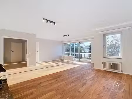 de fré / app. 2ch +/- 120m² avec terrasse & parking