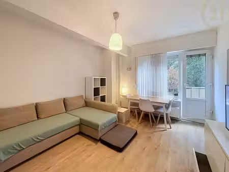 studio rez-de-chaussée à louer