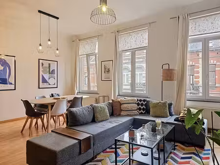 in the hear of châtelain. 2bdr apt