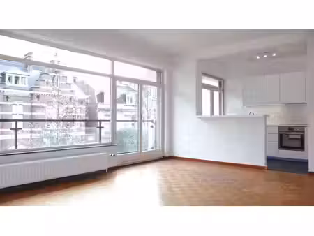 localisation aaa pour ce lumineux 1 chambre 55 m² + balcon