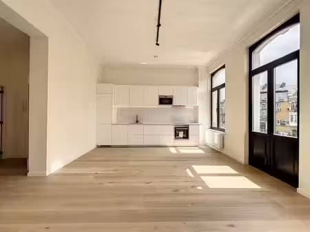 appartement 2 ch avec balcon // peb: c-