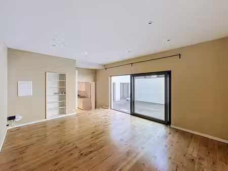 cinquantenaire  superbe appt 1ch ± 50m² + terrasse – peb d