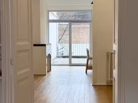 duplex spacieux avec jardin  proche flagey  2/3 chambres
