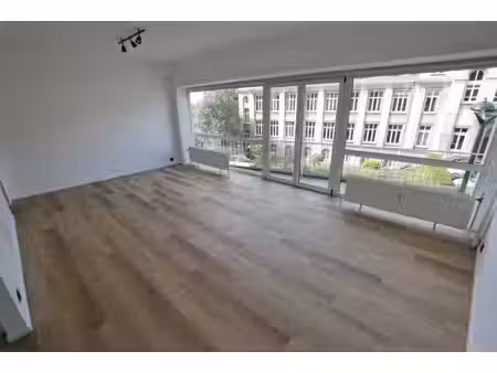 cavell / de fré : studio entièrement rénové  terrasse