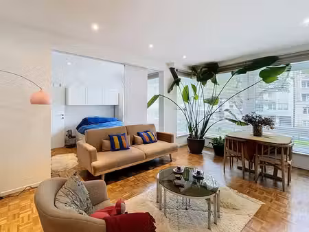 churchill - studio rénové de ± 50m²