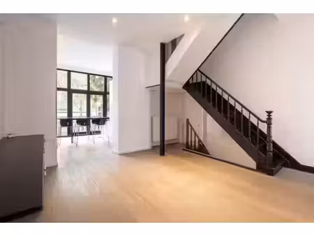 magnifique maison moderne de 4 chambres + espace extérieur