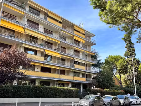 antibes - cap d'antibes - 2 pieces avec coin nuit et parking