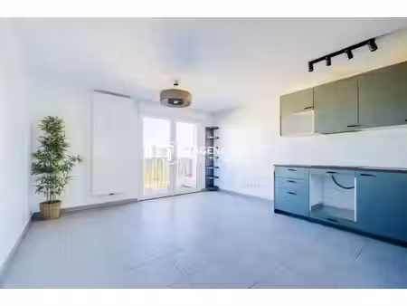 appartement t2 de 44m² non meublé - lucien faure
