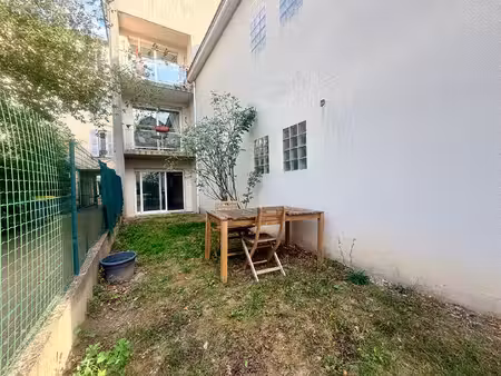 rare sur le secteur ! 2 pièces de 48 m² avec jardin privatif . centre-ville et gare