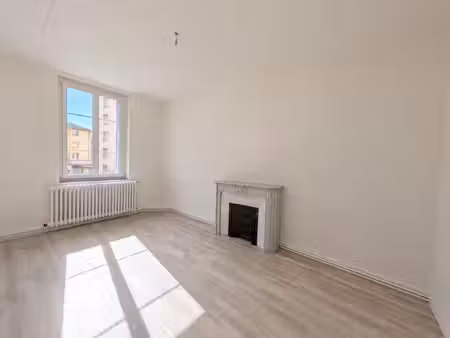 appartement partiellement rénové