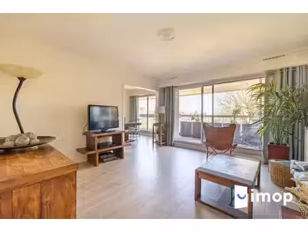 t4 avec terrasse de 24 m² au calme absolu