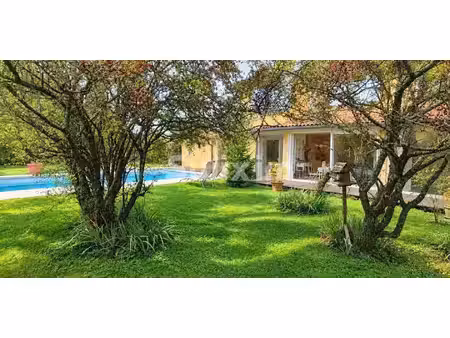 propriété avec piscine et jardin saint-cyr-sur-le-rhone (69)
