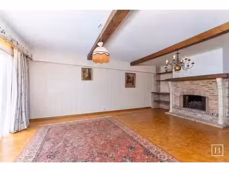 appartement spacieux avec garage intégré près du centre