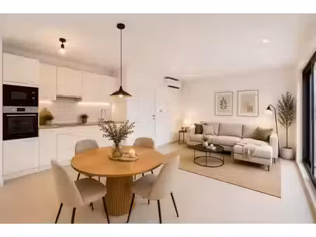 energetisch gerenoveerd tweeslaapkamer appartement met ze...