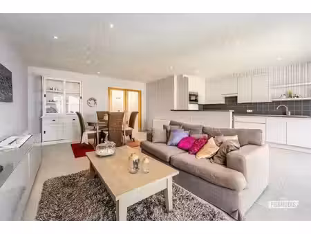 appartement spacieux et clé-en-main dans une résidence à pe…
