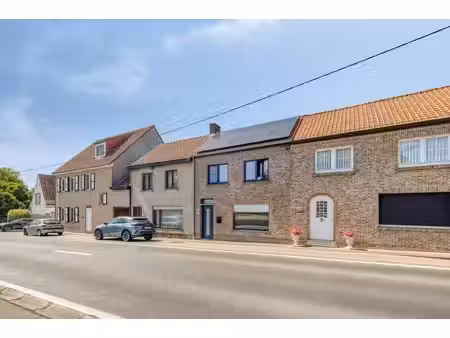 maison d'environ 1 000 m² avec 3 chambres à torhout !