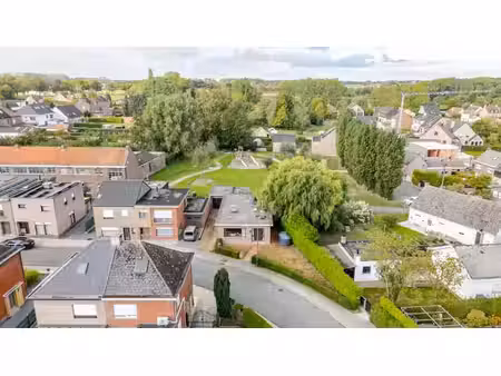 bungalow au vert avec 2 chambres et garage à impe