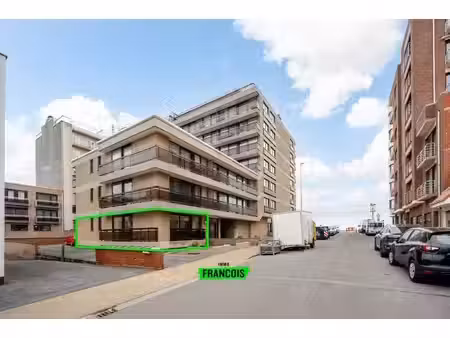 appartement ensoleillé au rez-de-chaussée près de la mer à …
