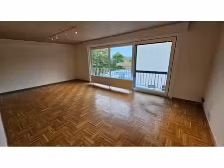 appartement 3 chambres avec balcon au centre de tielt