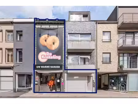 local commercial avec logement spacieux et jardin à geraards