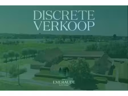 ferme en carré près de courtrai