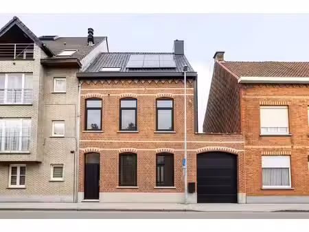 grande maison rénovée avec 4 chambres  jardin et garage