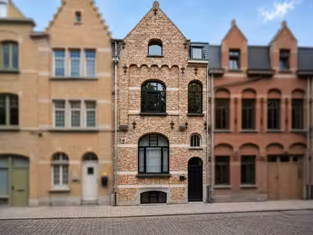 propriété unique avec 2 bâtiments à vendre au centre-ville d'ypres