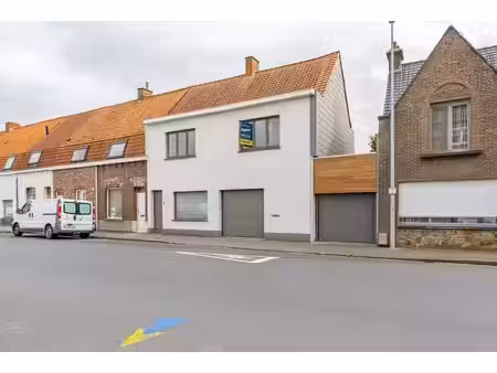 maison prête à emménager  lumineuse  avec 3 chambres  jardi