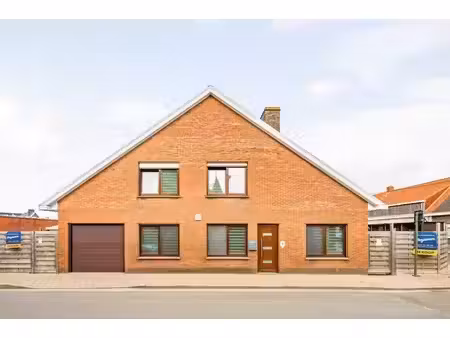 maison individuelle avec 3 chambres  garage et jardin à moo