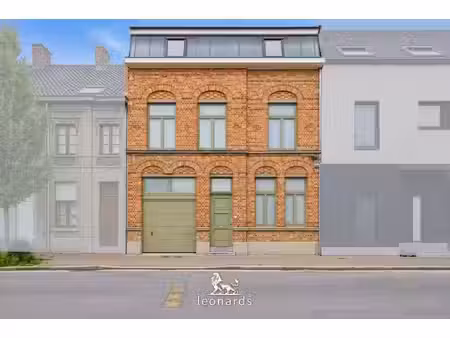 spacieuse maison de maître au geitenpark à roulers