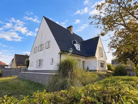 villa à rénover à qq minutes du centre de coxyde.