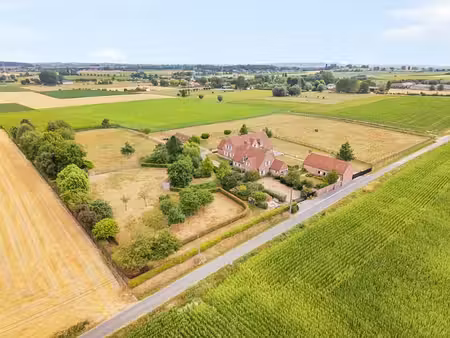 prachtige landelijke villa met 785m² woonruimte op 2 5 ha...